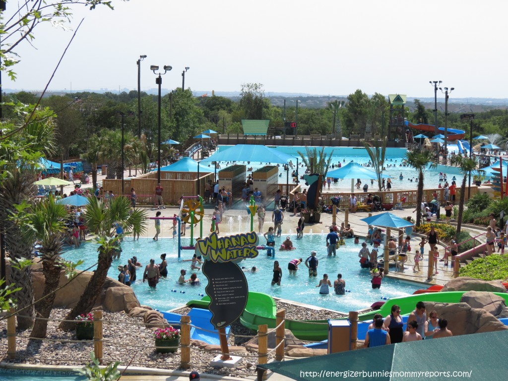 5 Mommy tips to enjoy Aquatica with young kids in tow. Mommy Snippets