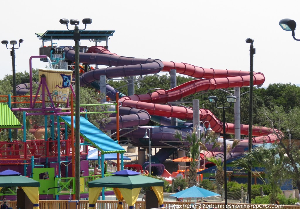 5 Mommy tips to enjoy Aquatica with young kids in tow. Mommy Snippets