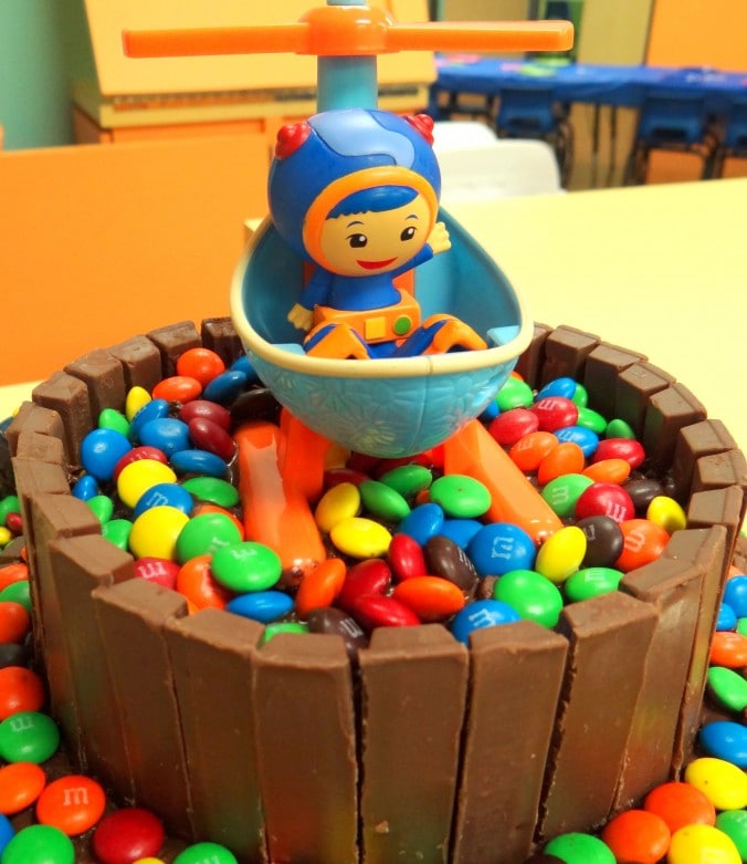 Easy way to make a Team Umizoomi birthday cake